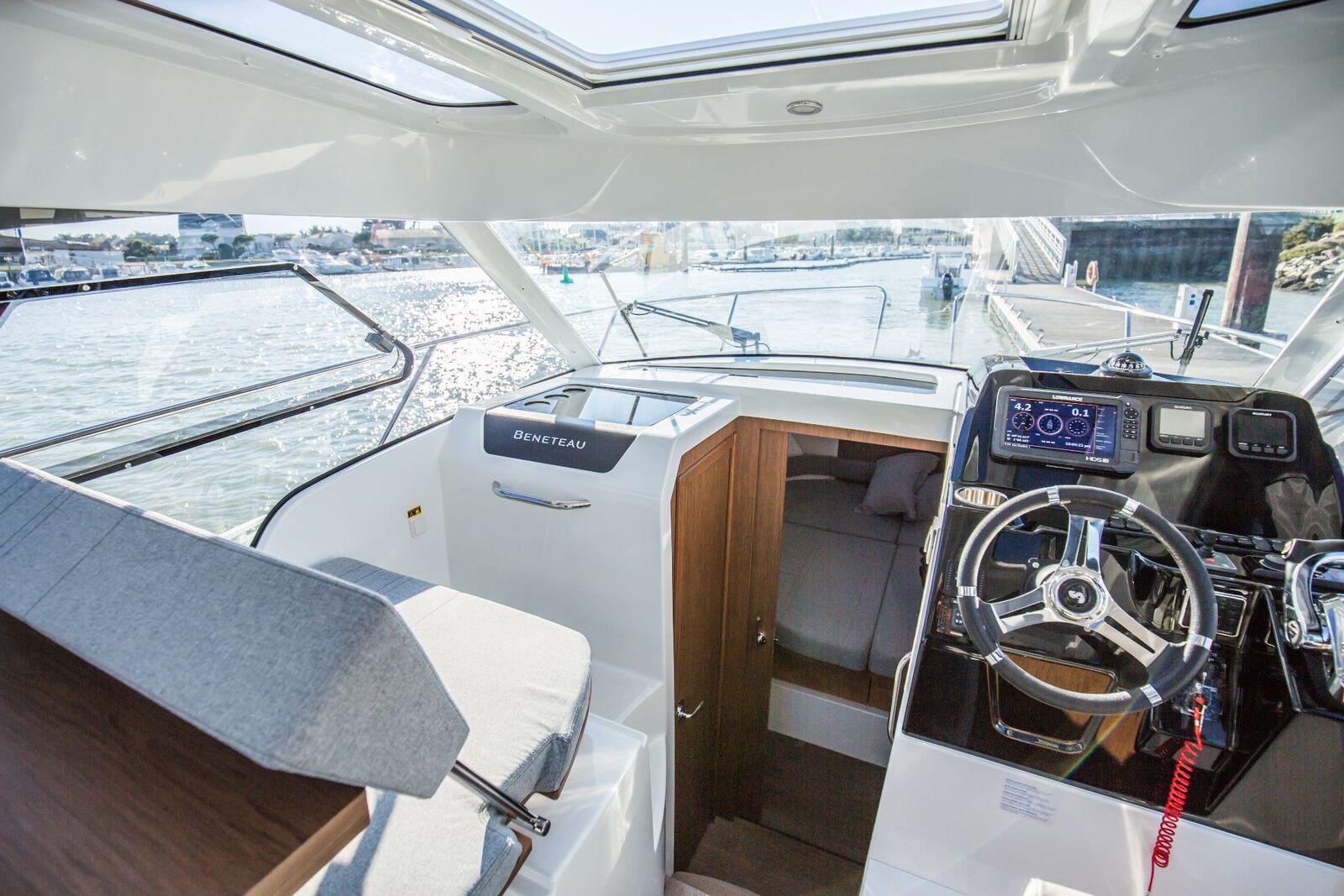 2023 BENETEAU Antares 9 OB